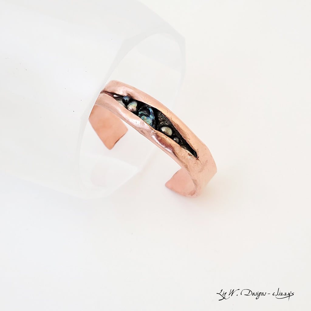 Pearly Opening - Copper and Freshwater Pearl Bracelet