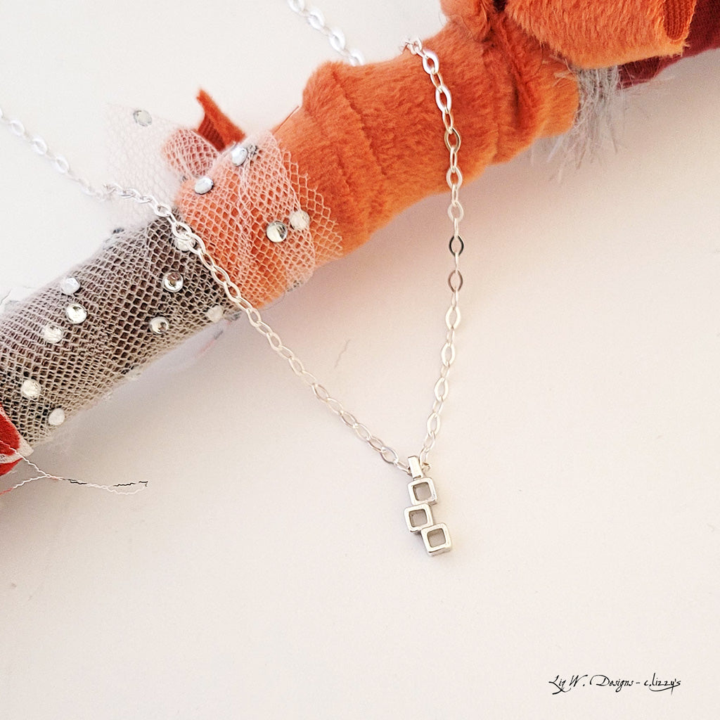 Tiny Stepping Stones - Necklace