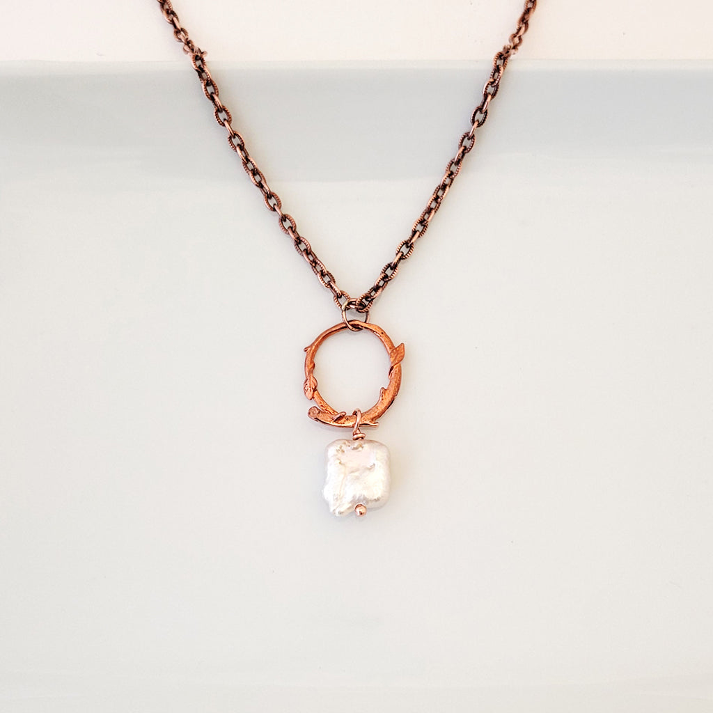 Pearly Days - Necklace 8 - The May Drop