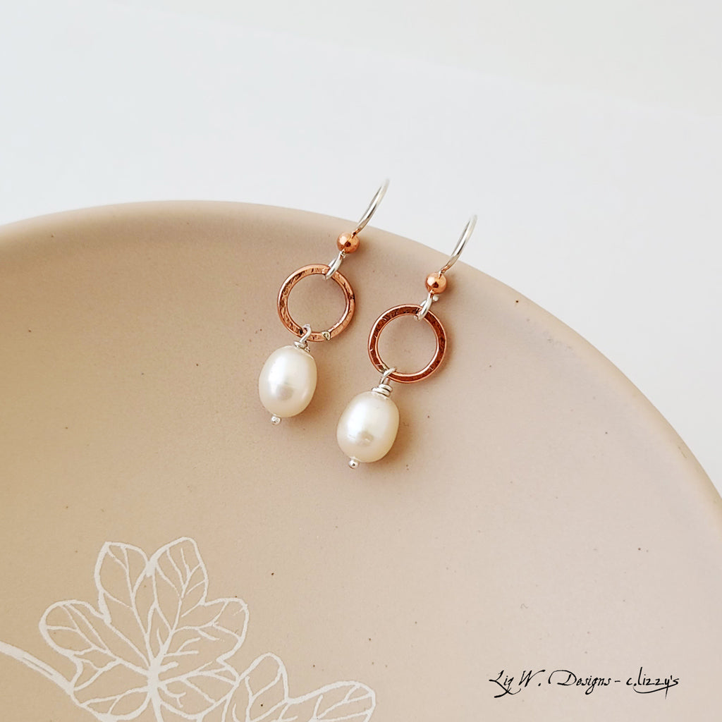 The Pearly Days - Earrings 2 - The May Drop
