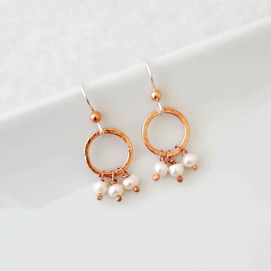 Copper circle earring with mini pearls